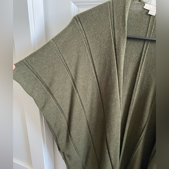 LOFT Green Short Sleeve Cardigan - Picture 2 of 4